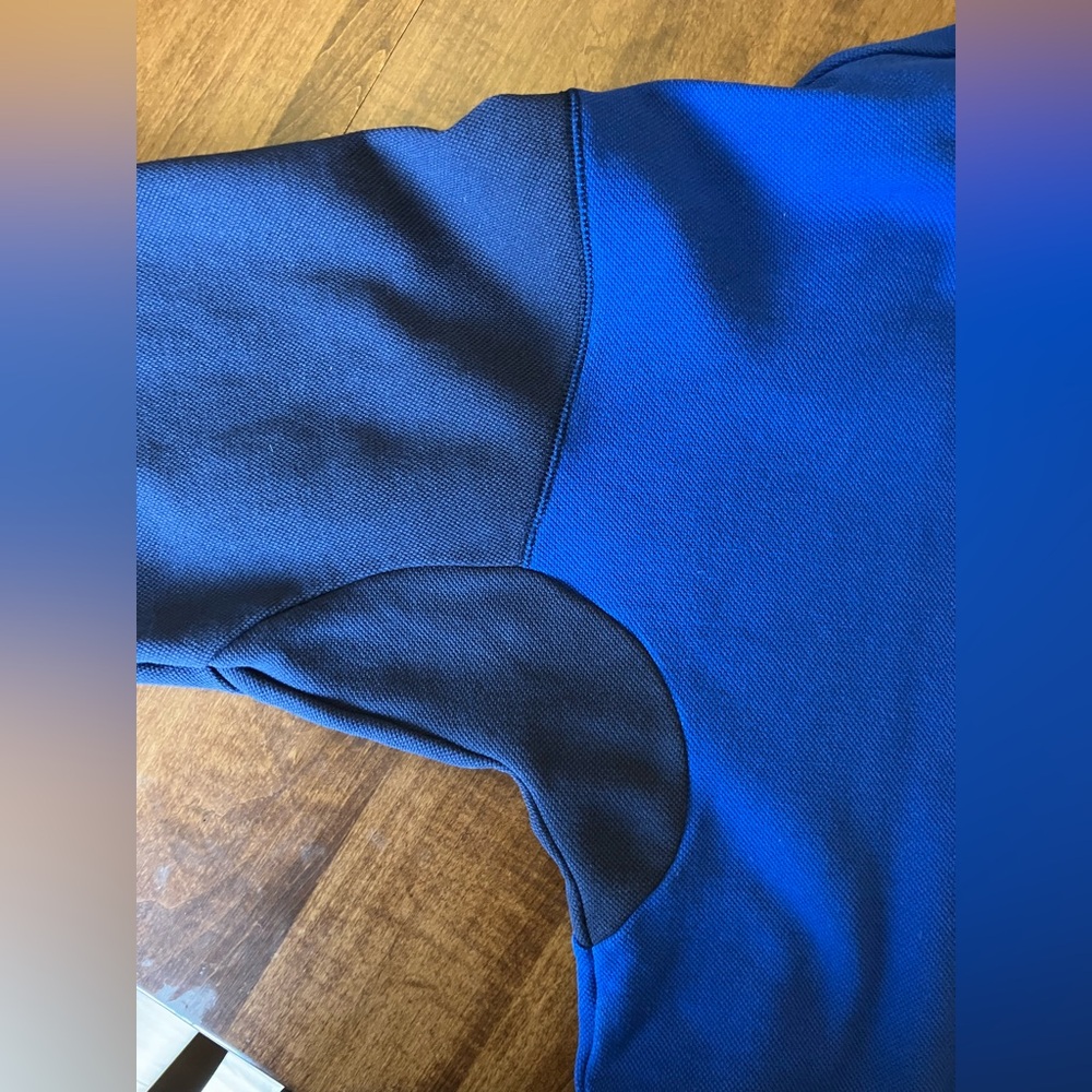 Under Armour Royal Blue two toned pullover 1/4 zip. Semi- cropped - Picture 4 of 8